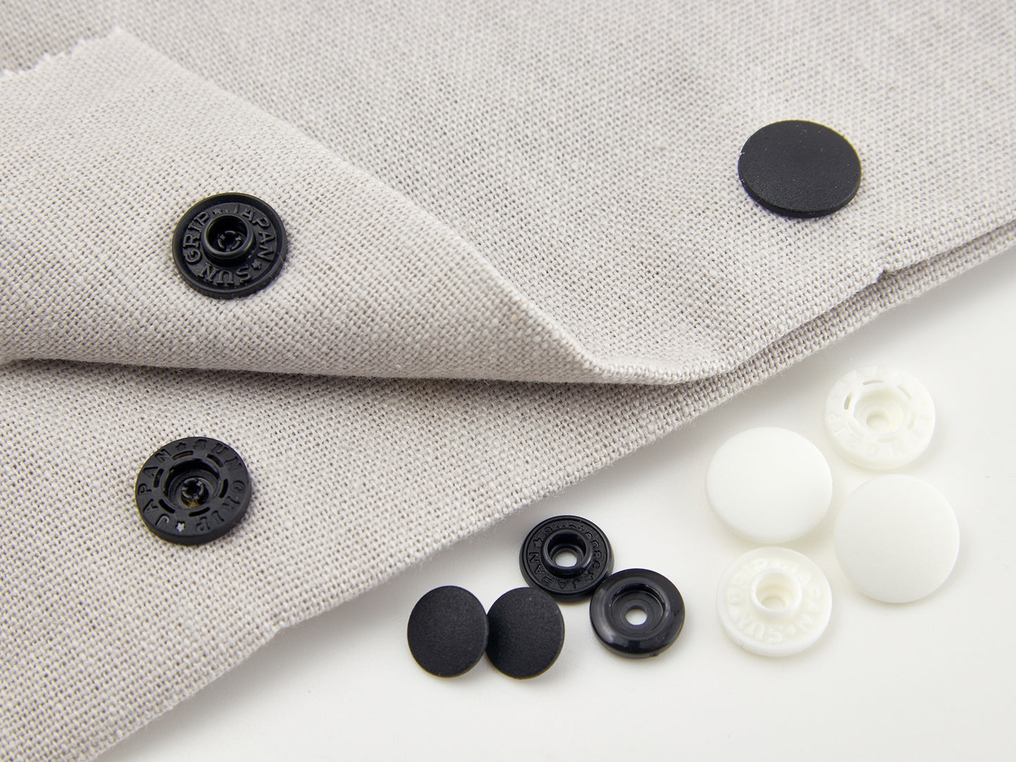TOOL-LESS PLASTIC SNAPS - 13mm - Black or White