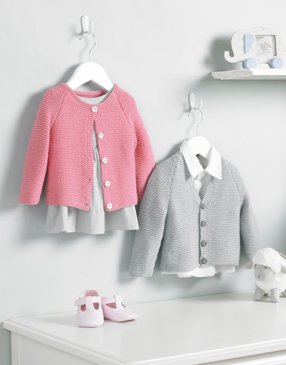Knitting Pattern 5220 - UNISEX BABY CARDIGAN IN SNUGGLY 4 PLY