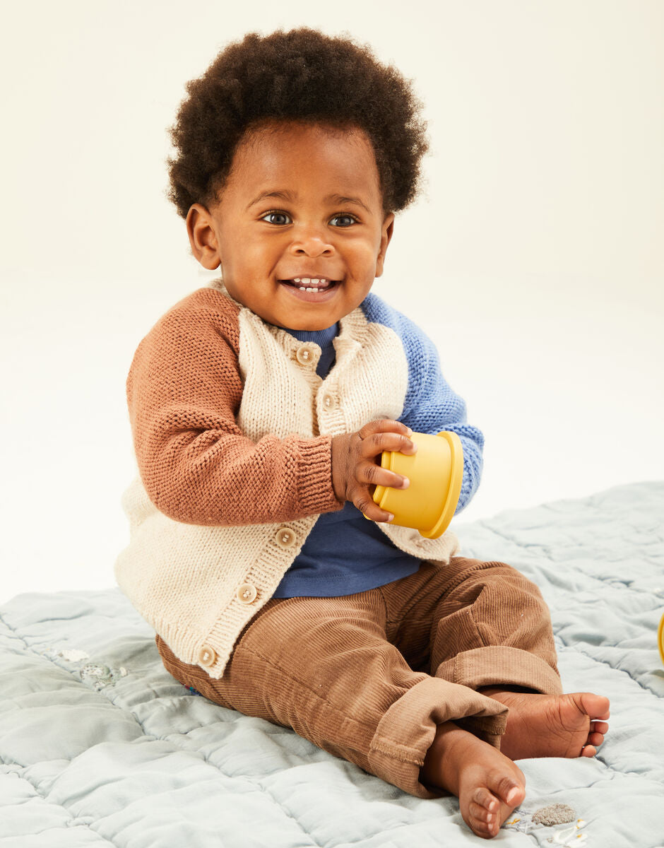 Knitting Pattern 5488 - BABY COLOUR BLOCK CARDIGAN IN SNUGGLY DK