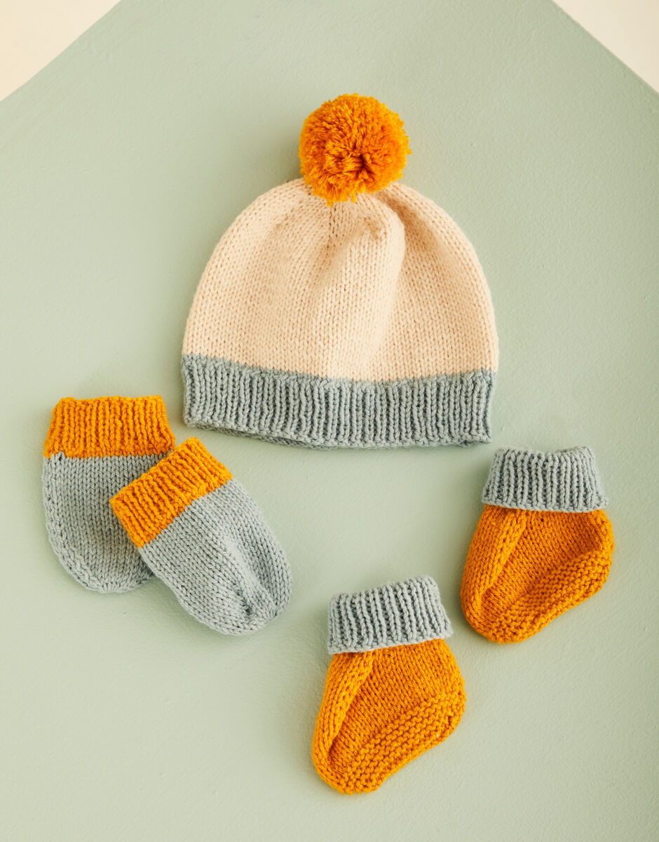 Knitting Pattern 5493 - BABY BOMBER JACKET SET IN SNUGGLY DK