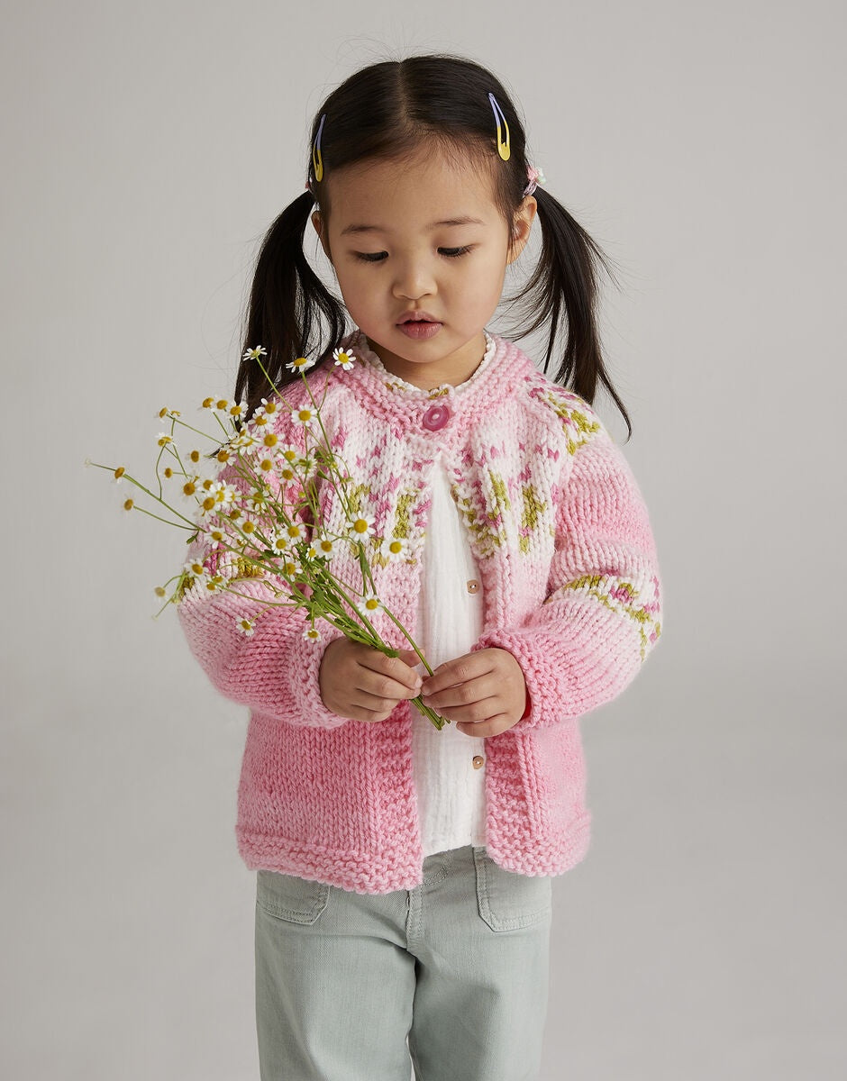 Knitting Pattern 5572 - GARLAND CARDIGAN IN HAYFIELD BABY BLOSSOM CHUNKY