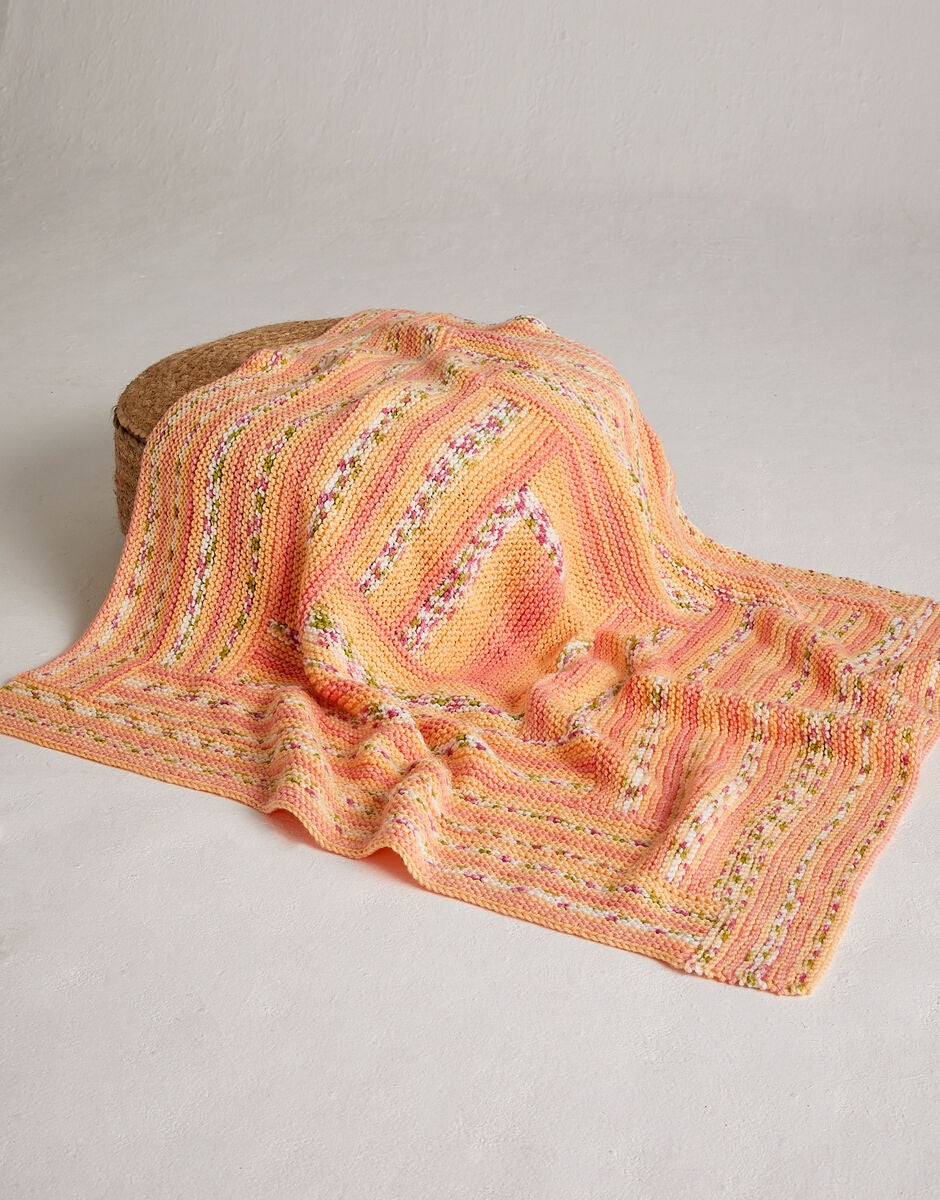 LITTLE BUDS BLANKET IN HAYFIELD BABY BLOSSOM CHUNKY KIT
