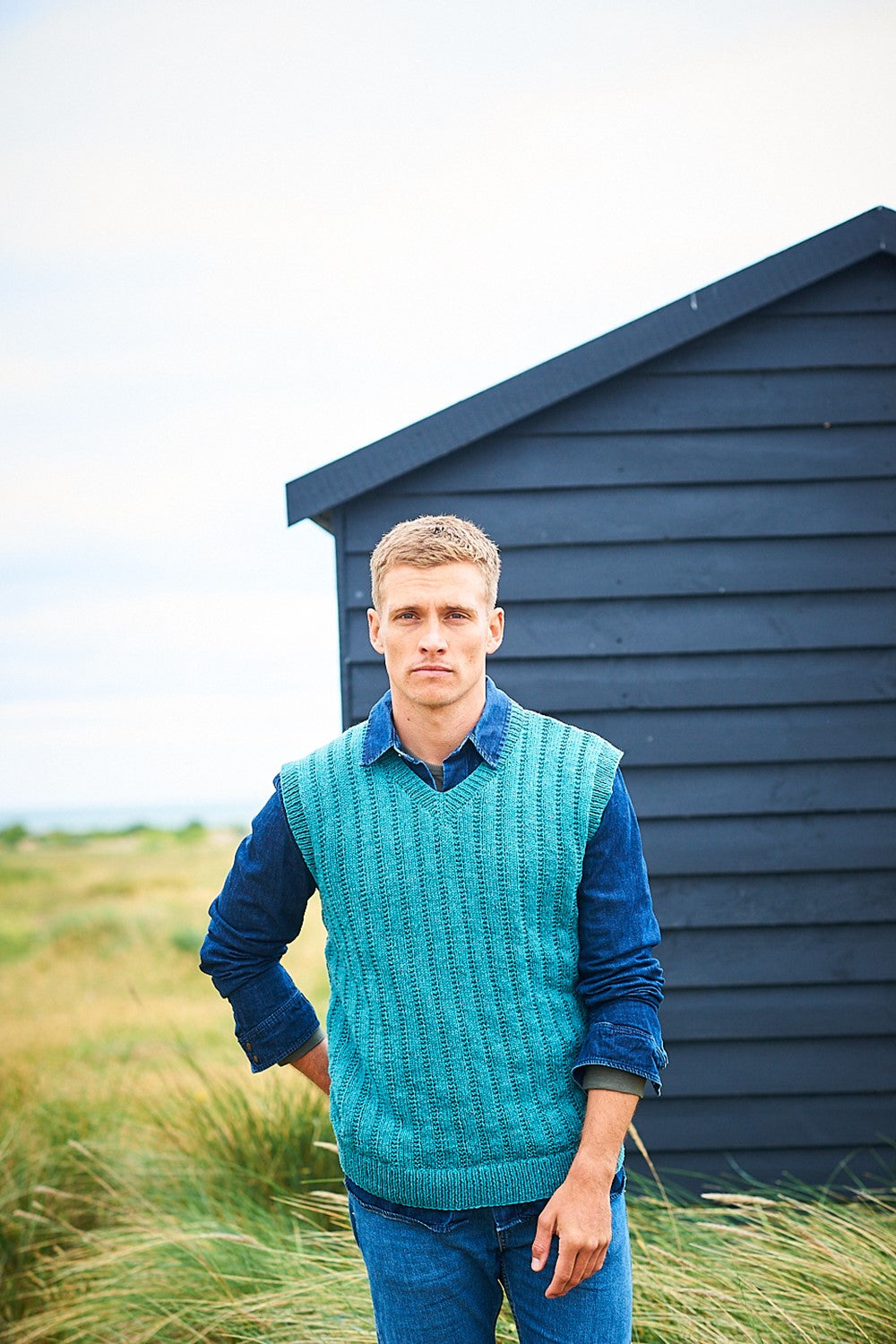 Knitting Pattern 9953 - Mens Tank Top & Waistcoat in Recreate DK