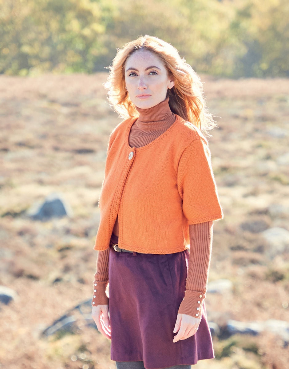 Knitting Pattern 8284 - WOMAN'S CARDIGAN IN HAYFIELD BONUS DK