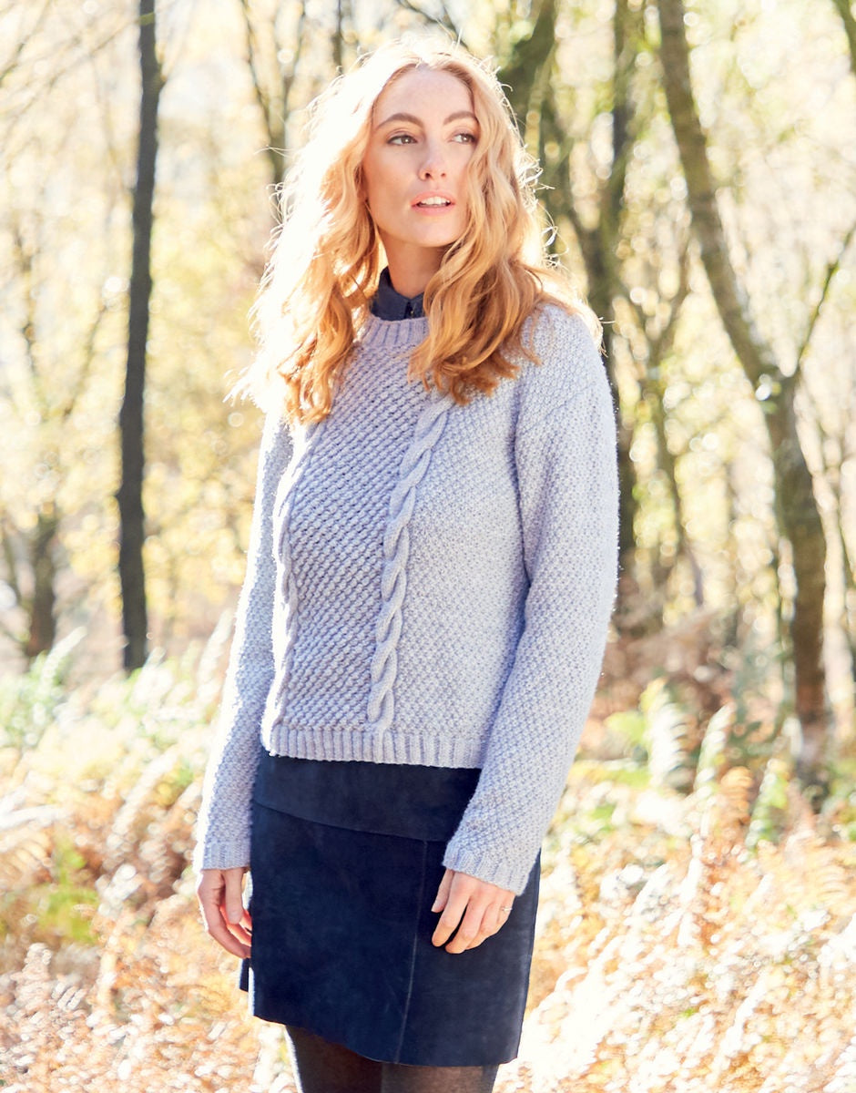 Knitting Pattern 8285 - WOMAN'S SWEATER IN HAYFIELD BONUS DK