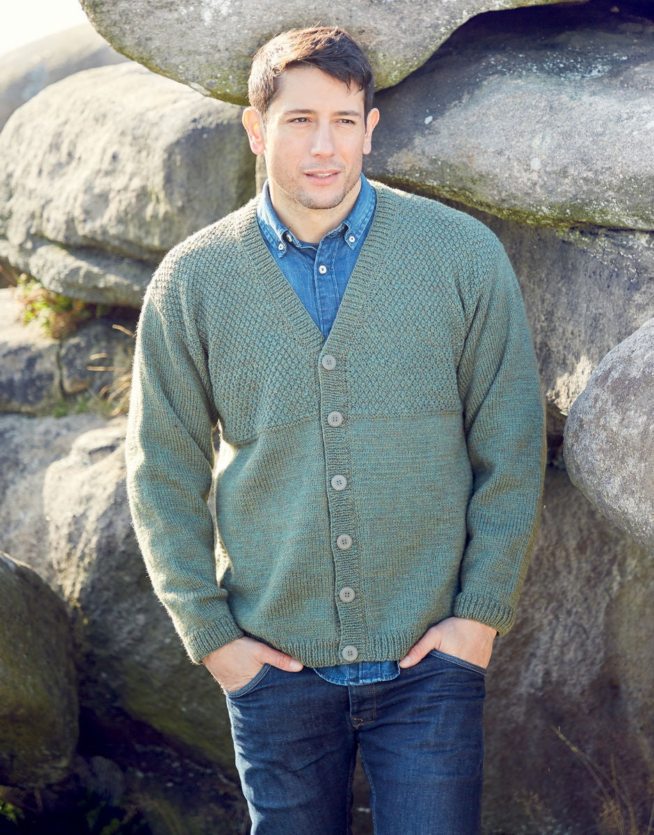 Knitting Pattern 8287 - MAN'S CARDIGAN IN HAYFIELD BONUS DK