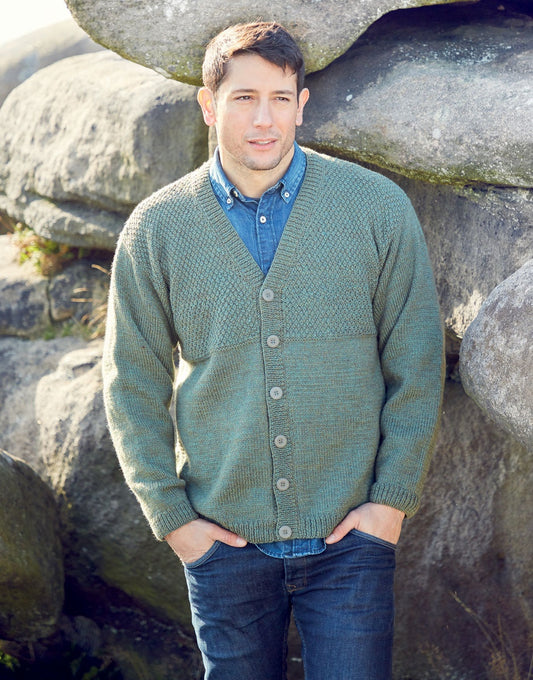 Knitting Pattern 8287 - MAN'S CARDIGAN IN HAYFIELD BONUS DK