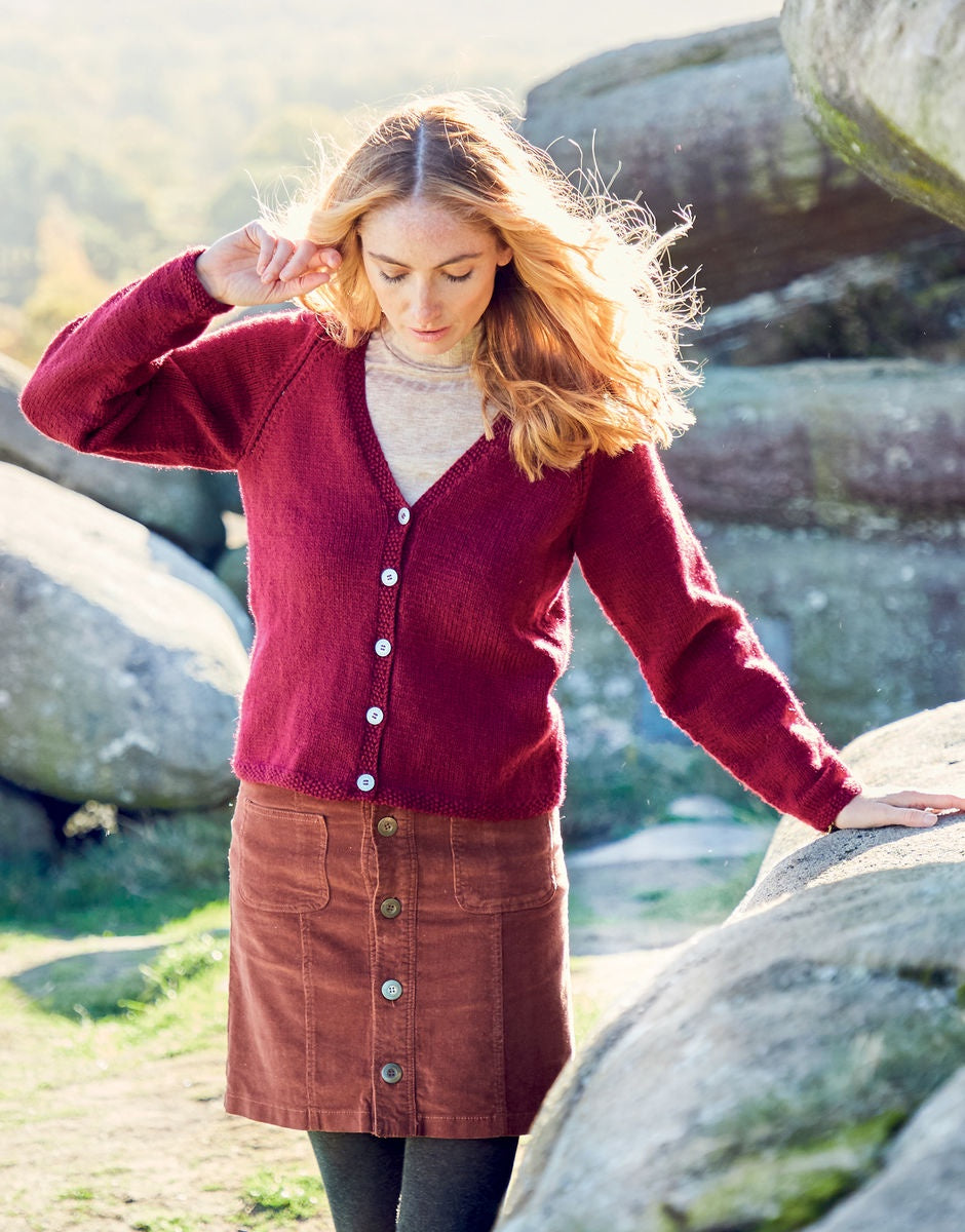 Knitting Pattern 8288 - WOMAN'S CARDIGAN IN HAYFIELD BONUS DK