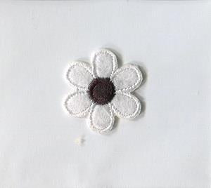 IRON ON MOTIF - DAISY - White/Black