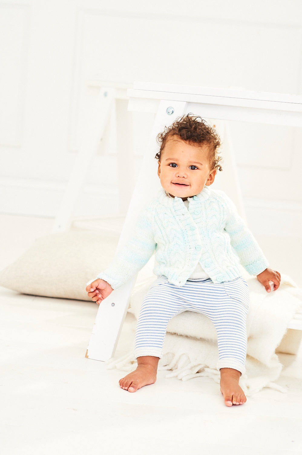 Knitting Pattern 9900 - Cardigans in Sweet Dreams DK