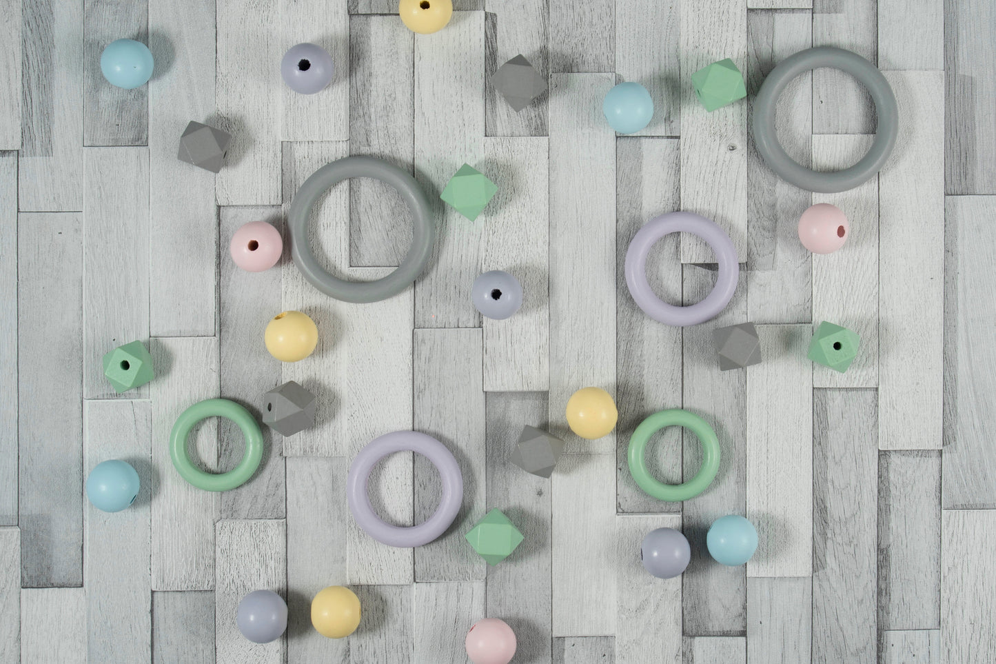 WOODEN CRAFT ACCESSORIES - 33 Pieces - Pastels