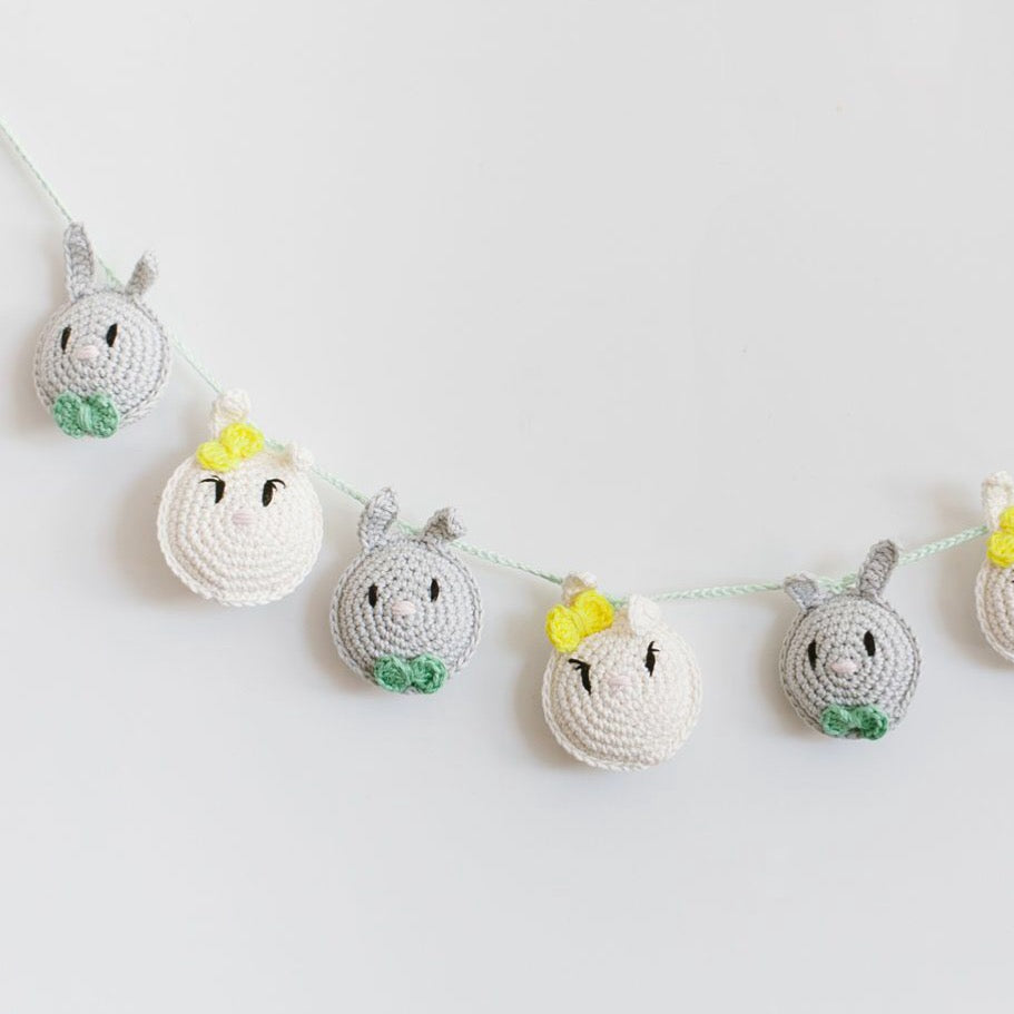 HAPPY COTTON - SEASONAL BUNTING - Pattern Book 7