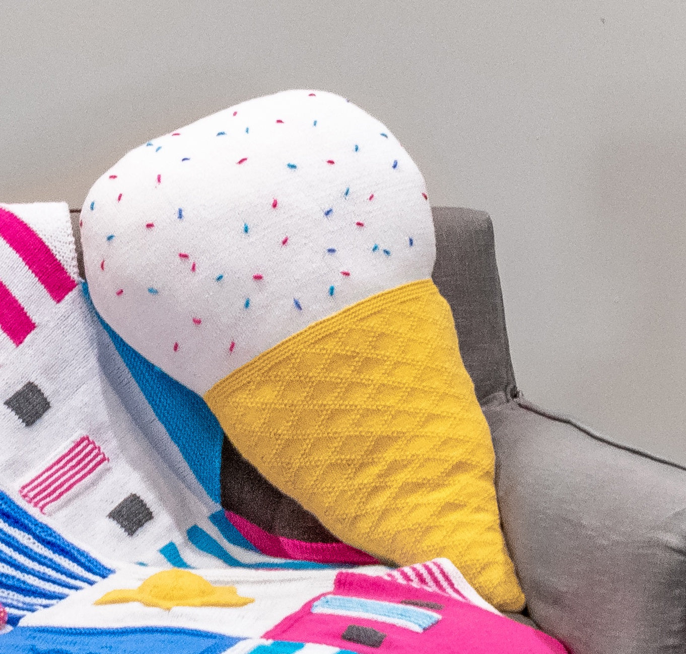 *FREE* - PDF - Knitting Pattern - Ice Cream Cushion in Big Value DK