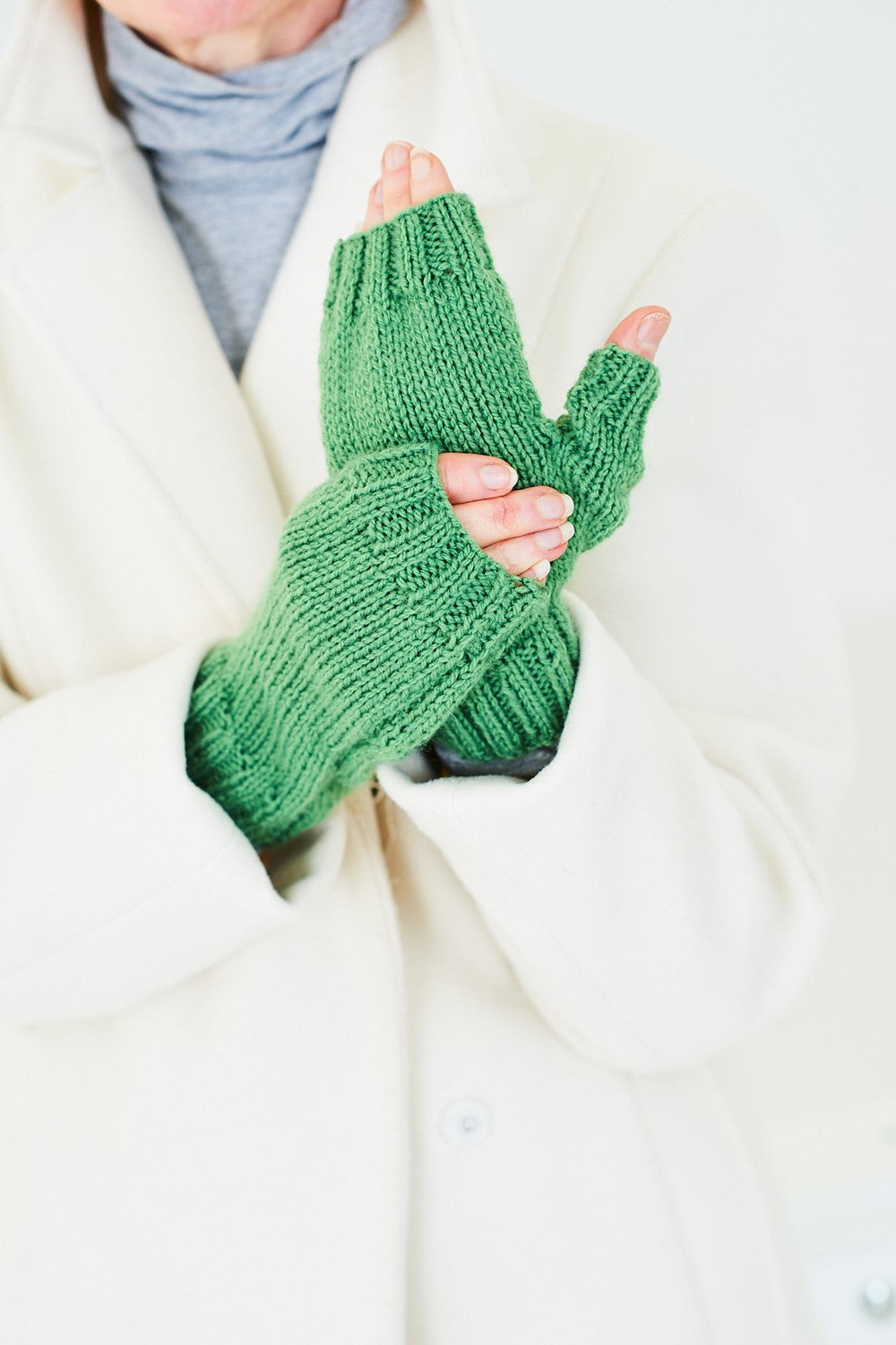 Knitting Pattern 10144 - Gloves & Mitts in Special DK