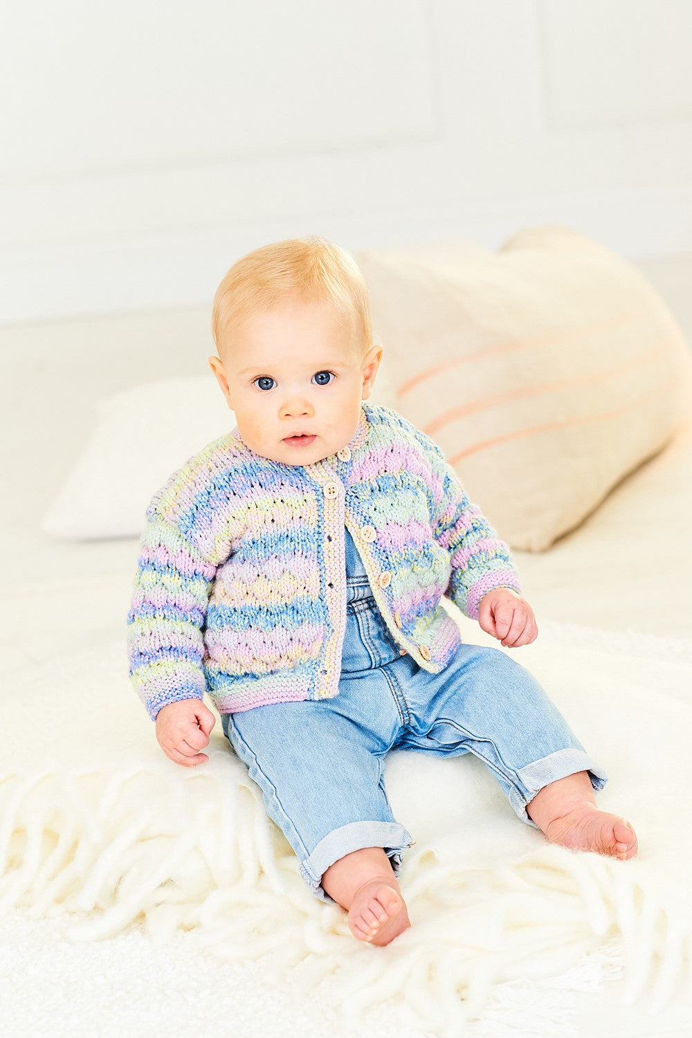 Knitting Pattern 10164 - Cardigan in Bambino DK, Soft Baby Easy Stripes DK