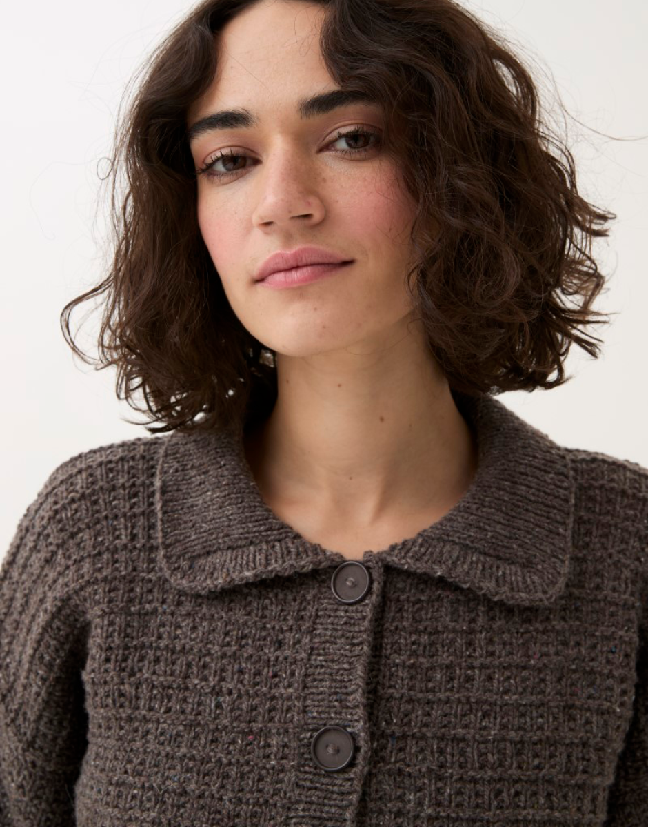 Knitting Pattern 10782 - HERITAGE COLLARED CARDIGAN KNITTING PATTERN IN SIRDAR LOVEFUL 100% RECYCLED TWEED BLEND