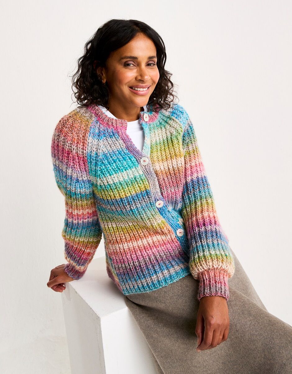 Knitting Pattern 10806 - METAMORPHIC CARDIGAN KNITTING PATTERN IN JEWELSPUN WITH WOOL CHUNKY