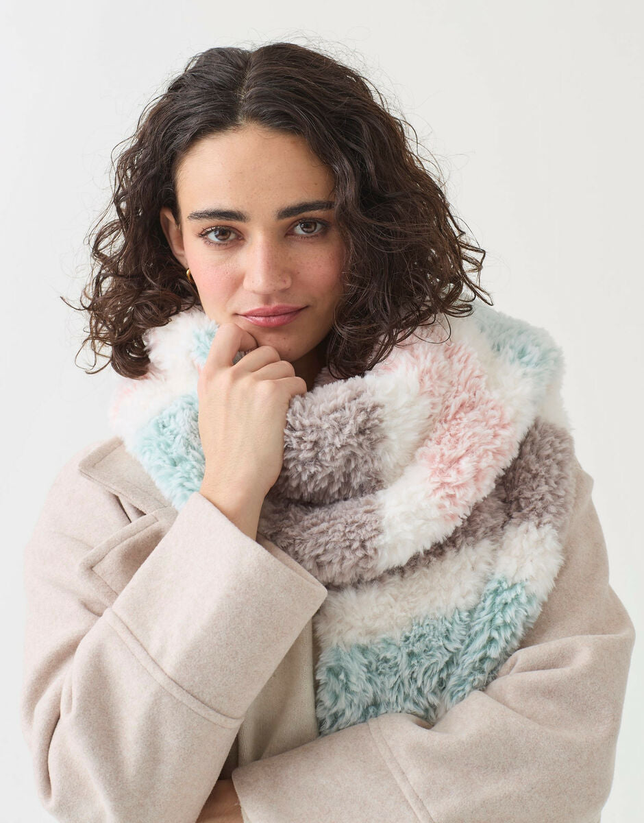 Knitting Pattern 10814 - SWEET STRIPED SCARF IN SIRDAR ALPINE FUR EFFECT