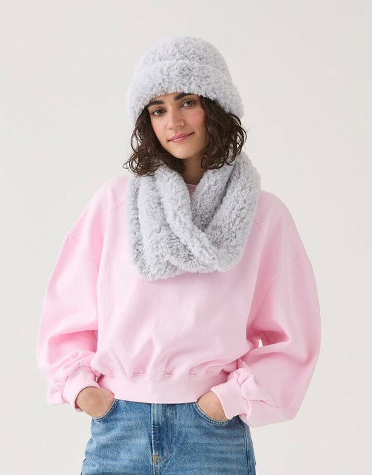 Knitting Pattern 10815 - FLUFFY SNOOD & HAT IN SIRDAR ALPINE FUR EFFECT