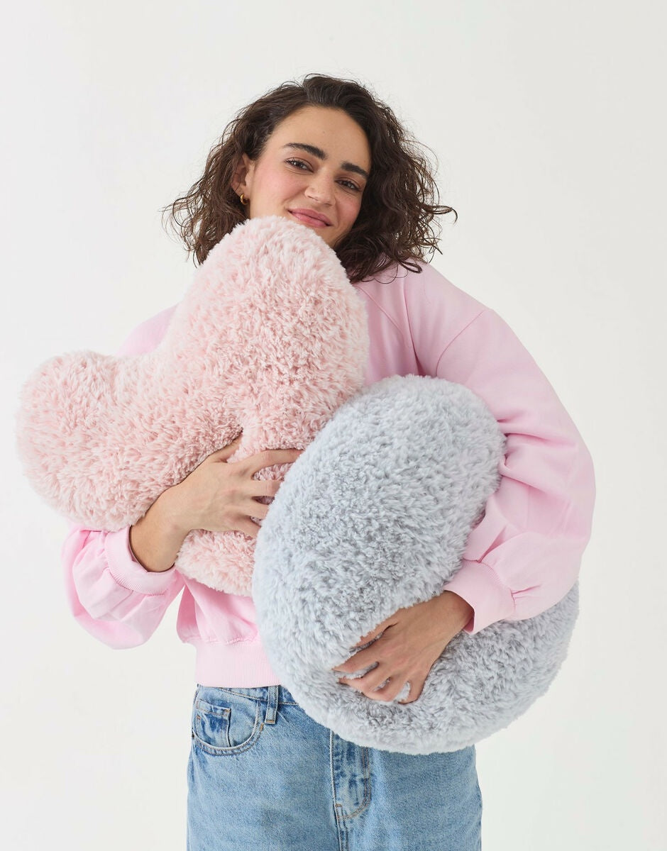 Knitting Pattern 10818 - LOVABLE CUSHION COVERS IN SIRDAR ALPINE FUR EFFECT