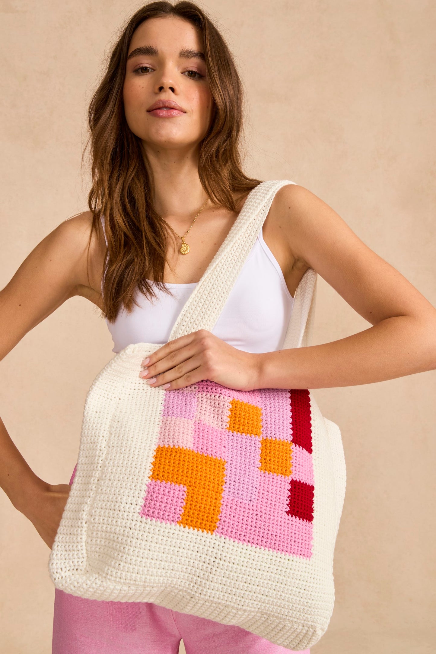 Crochet Pattern 10836 - All's Square in Love Tote in Stories DK