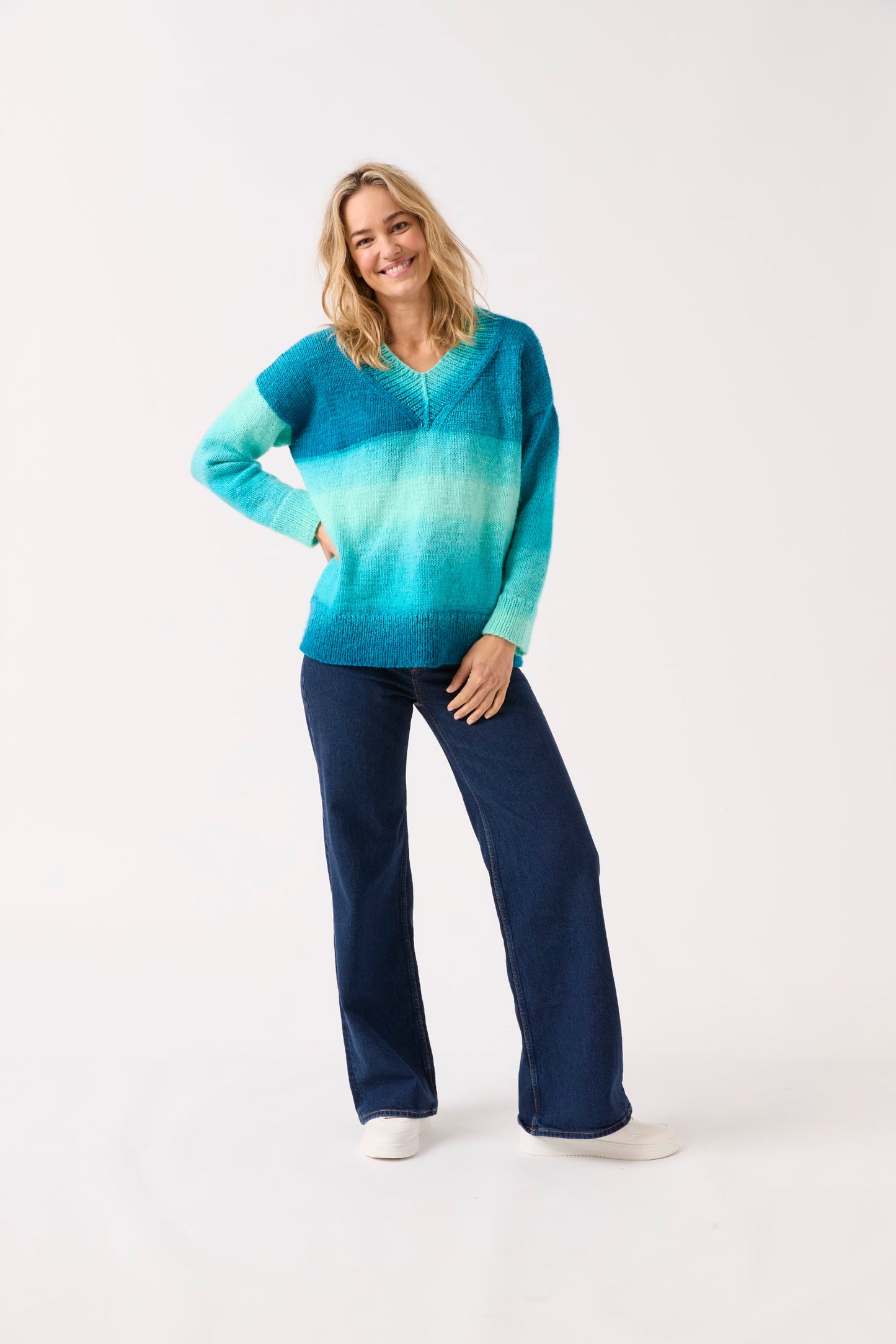 Knitting Pattern 10845 - Truly Madly Deep V Sweater in Jewelspun Ombre Aran