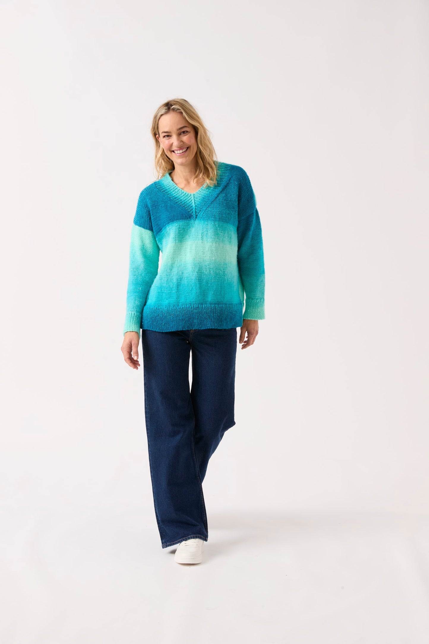 Knitting Pattern 10845 - Truly Madly Deep V Sweater in Jewelspun Ombre Aran