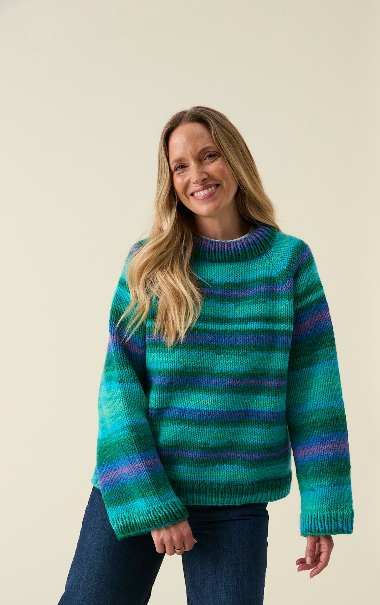 Knitting Pattern 10857 - Sweater in Hayfield Spirit Chunky