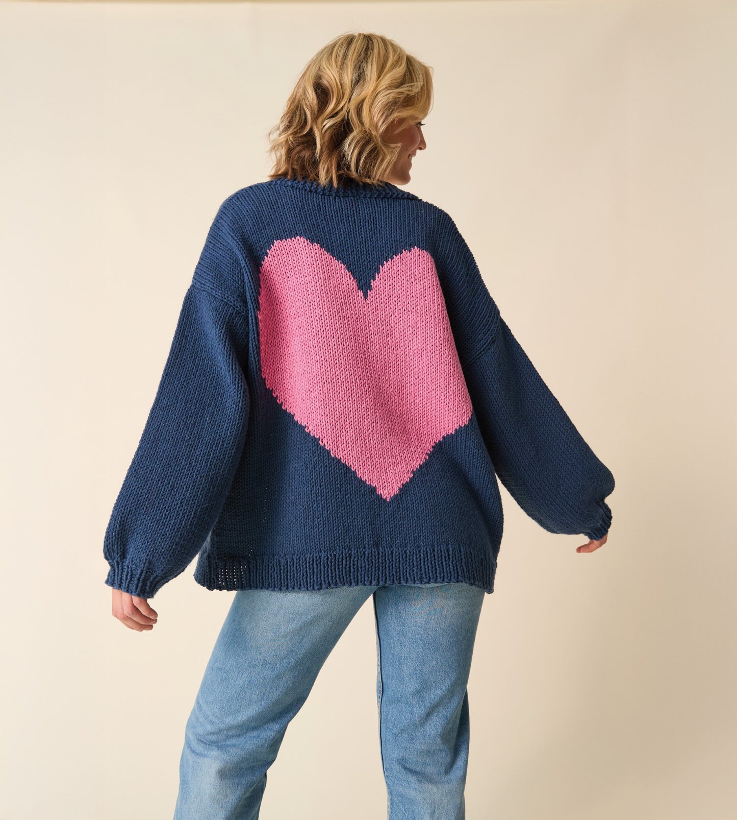 Knitting Pattern 10869 - Cardigan in Sirdar Stories Chunky