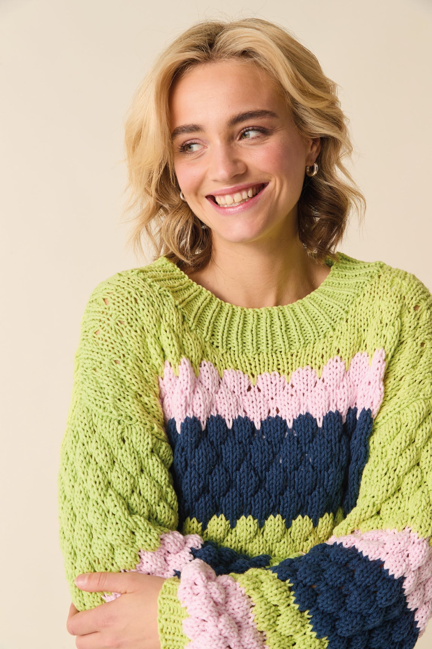 Knitting Pattern 10872 - Sweater in Sirdar Stories Chunky