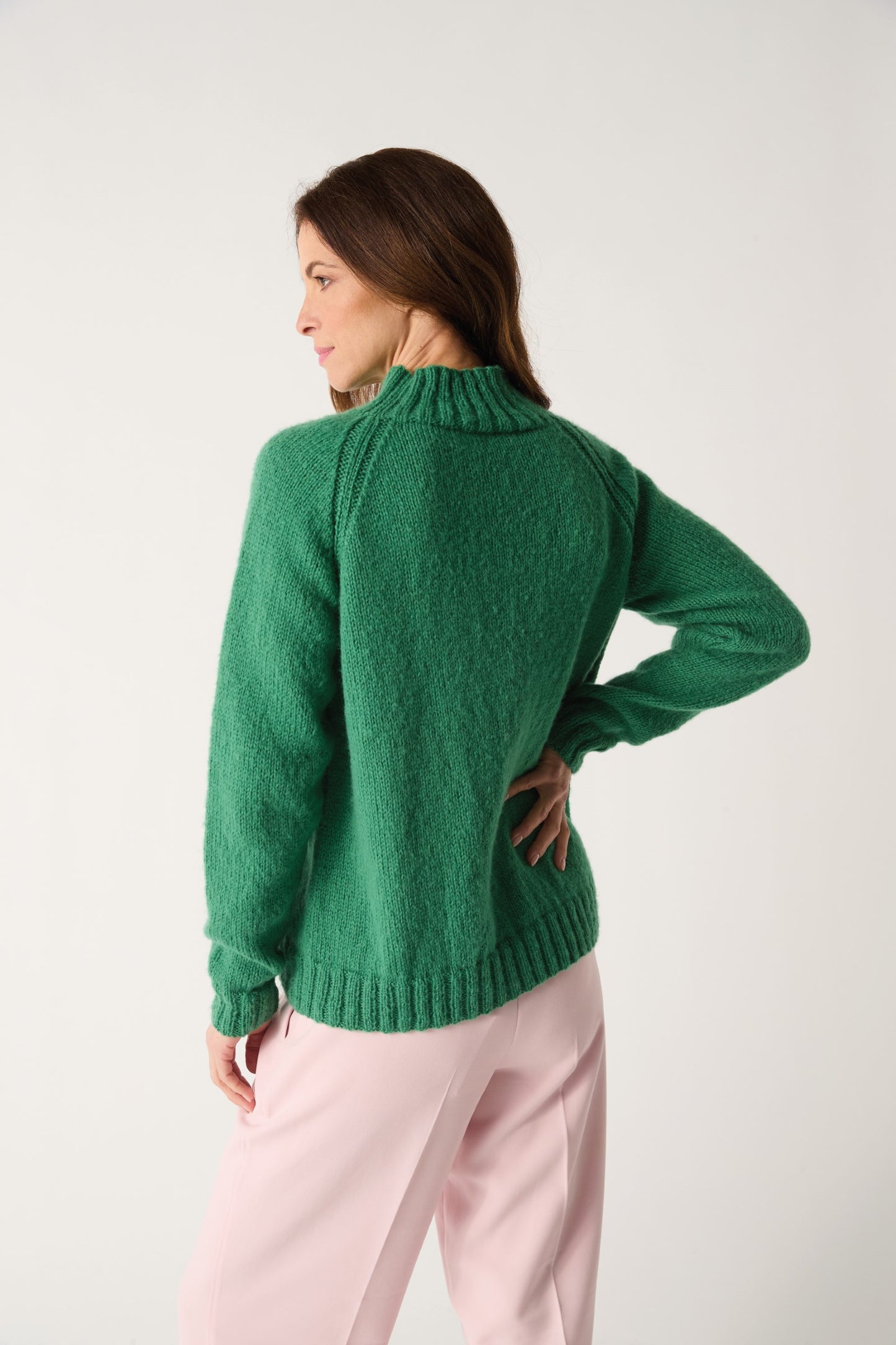 Knitting Pattern 10880 - Sweater in Sirdar Soft Down DK
