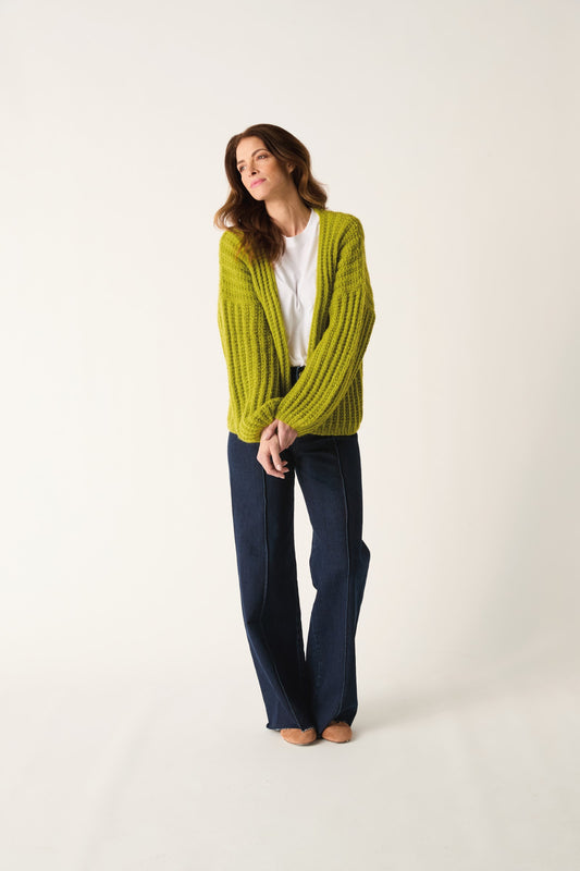 Knitting Pattern 10882 - Cardigan in Sirdar Soft Down DK