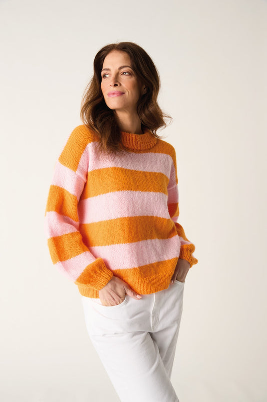 Knitting Pattern 10883 - Sweater in Sirdar Soft Down DK