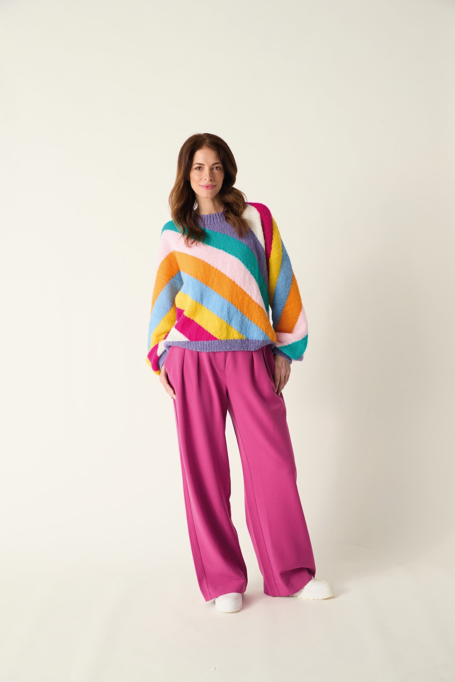 Knitting Pattern 10884 - Sweater in Sirdar Soft Down DK