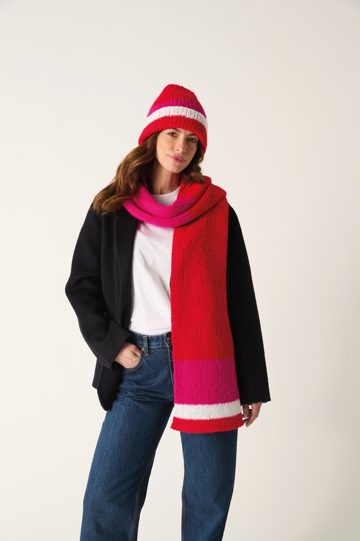 Knitting Pattern 10886 - Hat & Scarf in Sirdar Soft Down DK