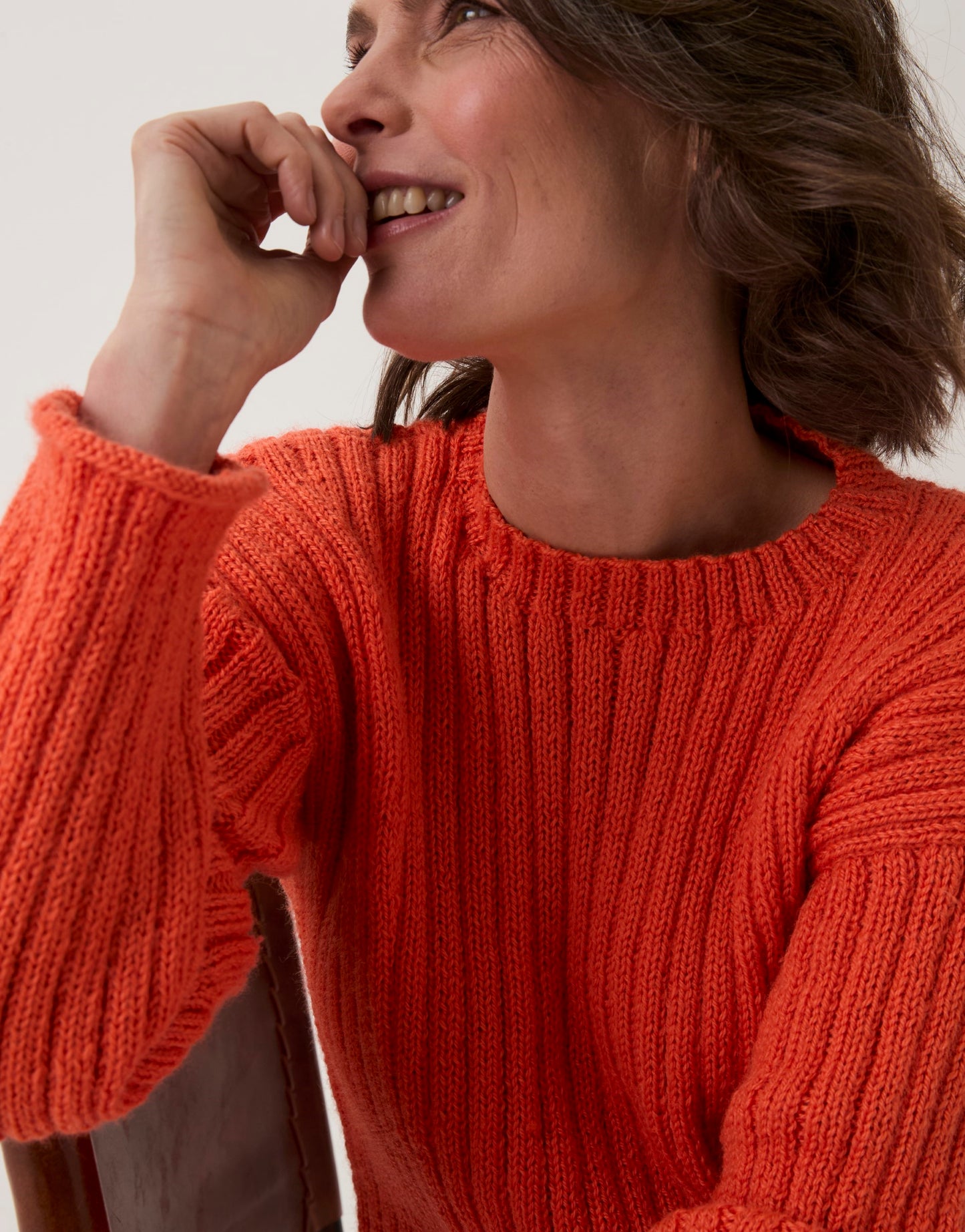 Knitting Pattern 10909 - Trumpet Flower Rib Sweater in Loveful Bio Blend DK