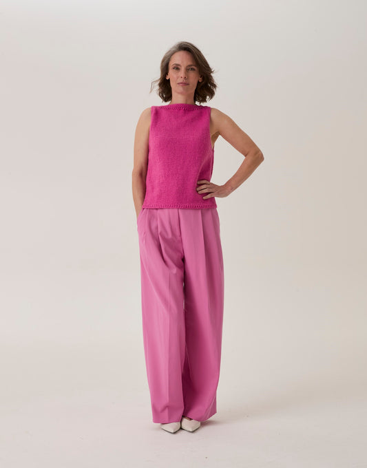 Knitting Pattern 10915 - Honeycomb Cut-Away Vest in Loveful Bio Blend DK