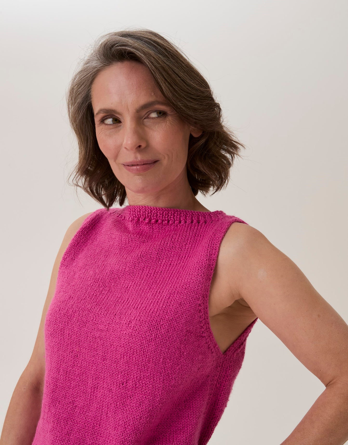 Knitting Pattern 10915 - Honeycomb Cut-Away Vest in Loveful Bio Blend DK