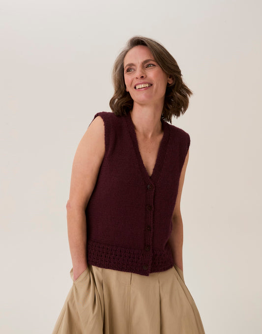 Knitting Pattern 10917 - Beehive Rib Vest in Loveful Bio Blend DK