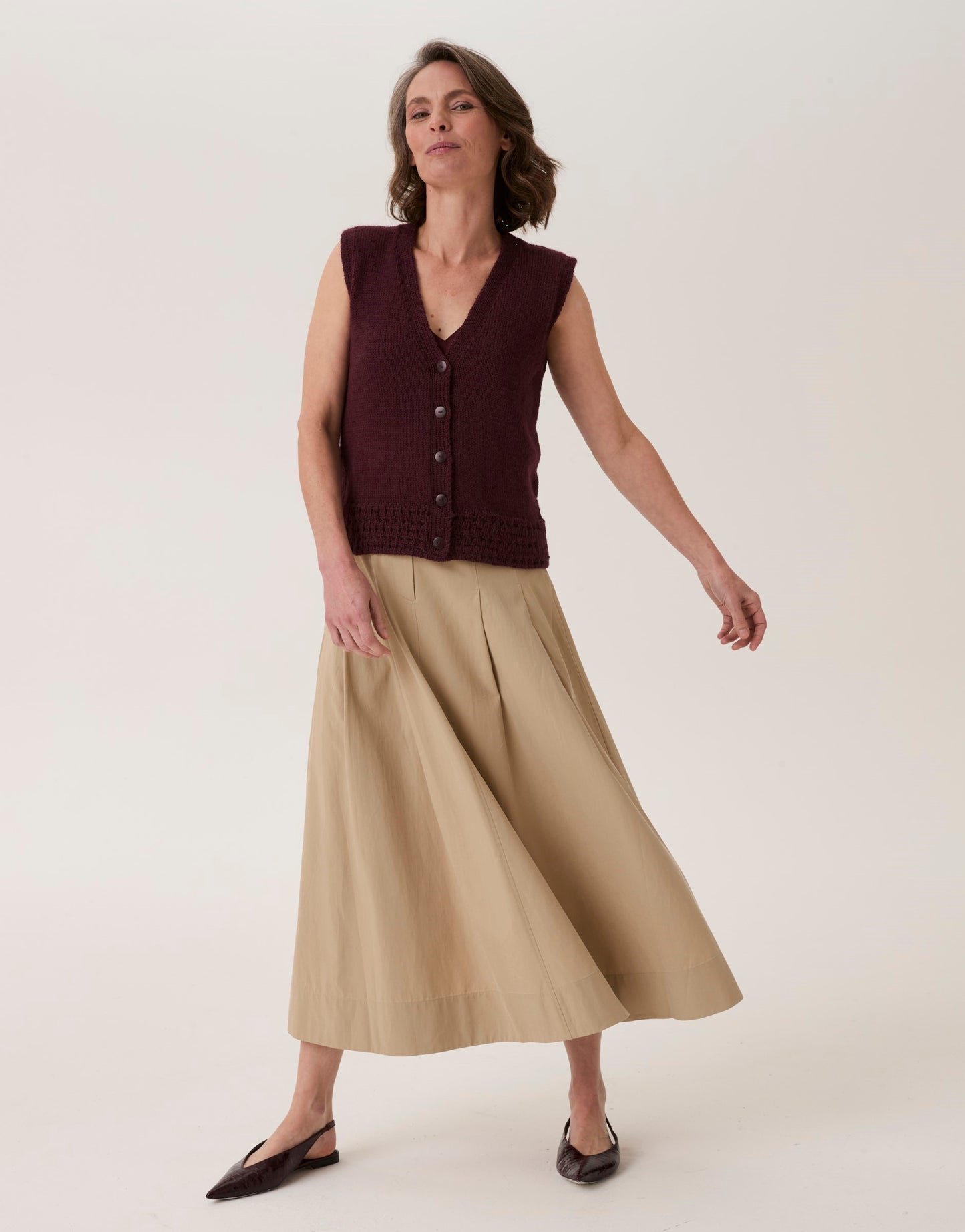 Knitting Pattern 10917 - Beehive Rib Vest in Loveful Bio Blend DK