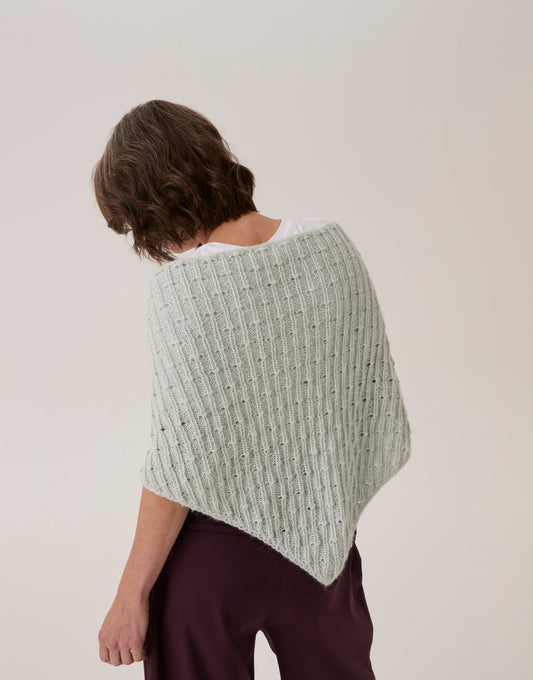 Knitting Pattern 10918 - Climbing Ivy Lace Shawl in Loveful Bio Blend DK