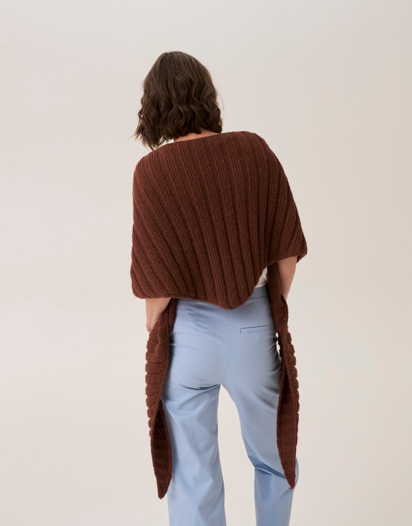 Knitting Pattern 10919 - Clam Shell Ribbed Shawl in Loveful Bio Blend DK