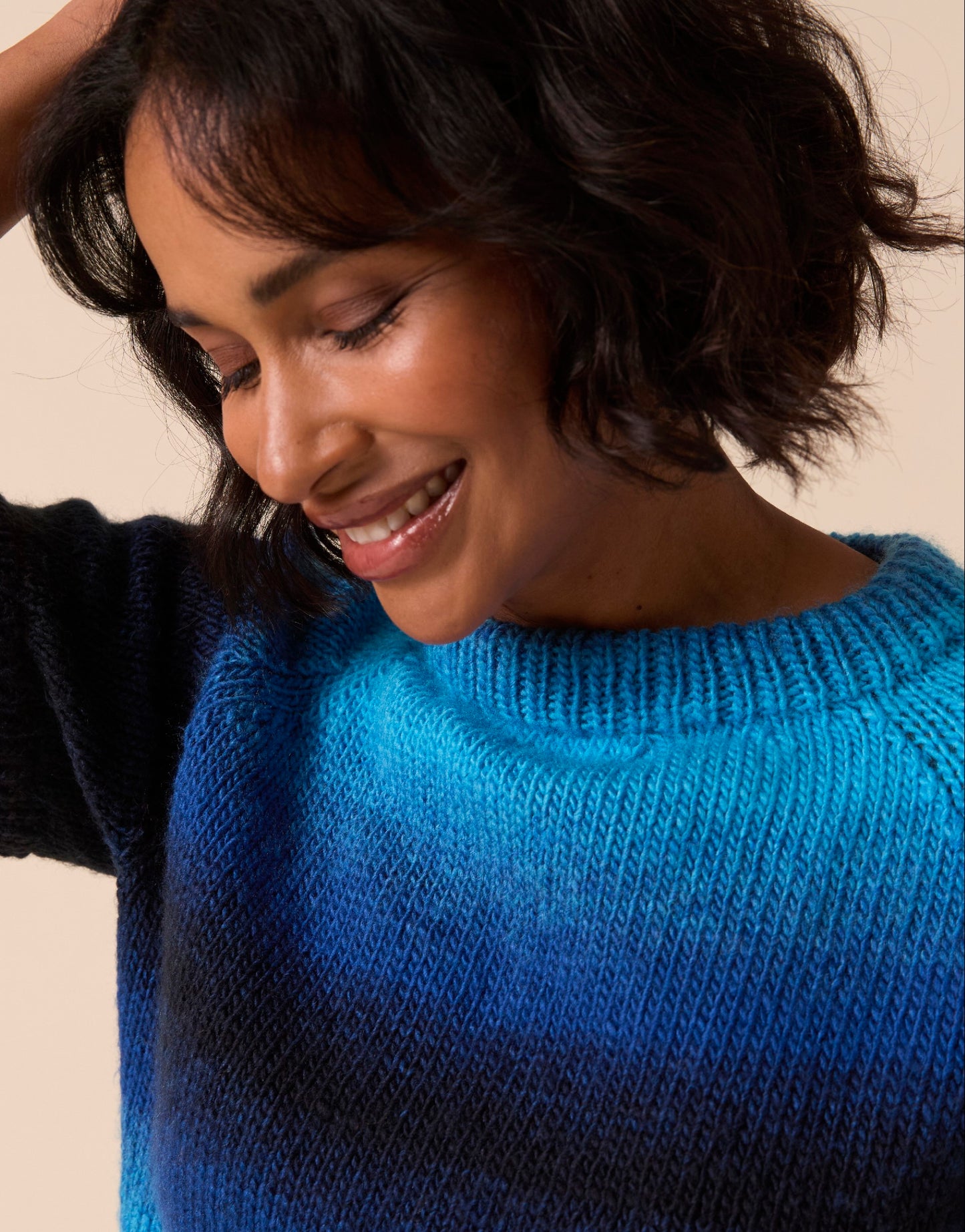Knitting Pattern 10920 - Colour Go Round Sweater in Jewelspun Ombre Aran