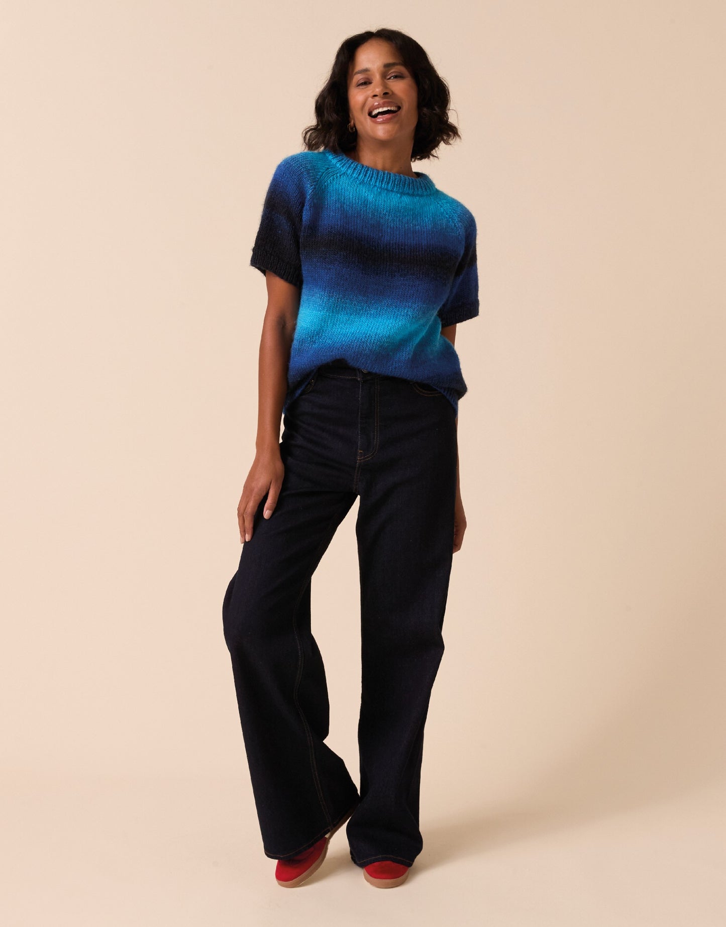 Knitting Pattern 10920 - Colour Go Round Sweater in Jewelspun Ombre Aran