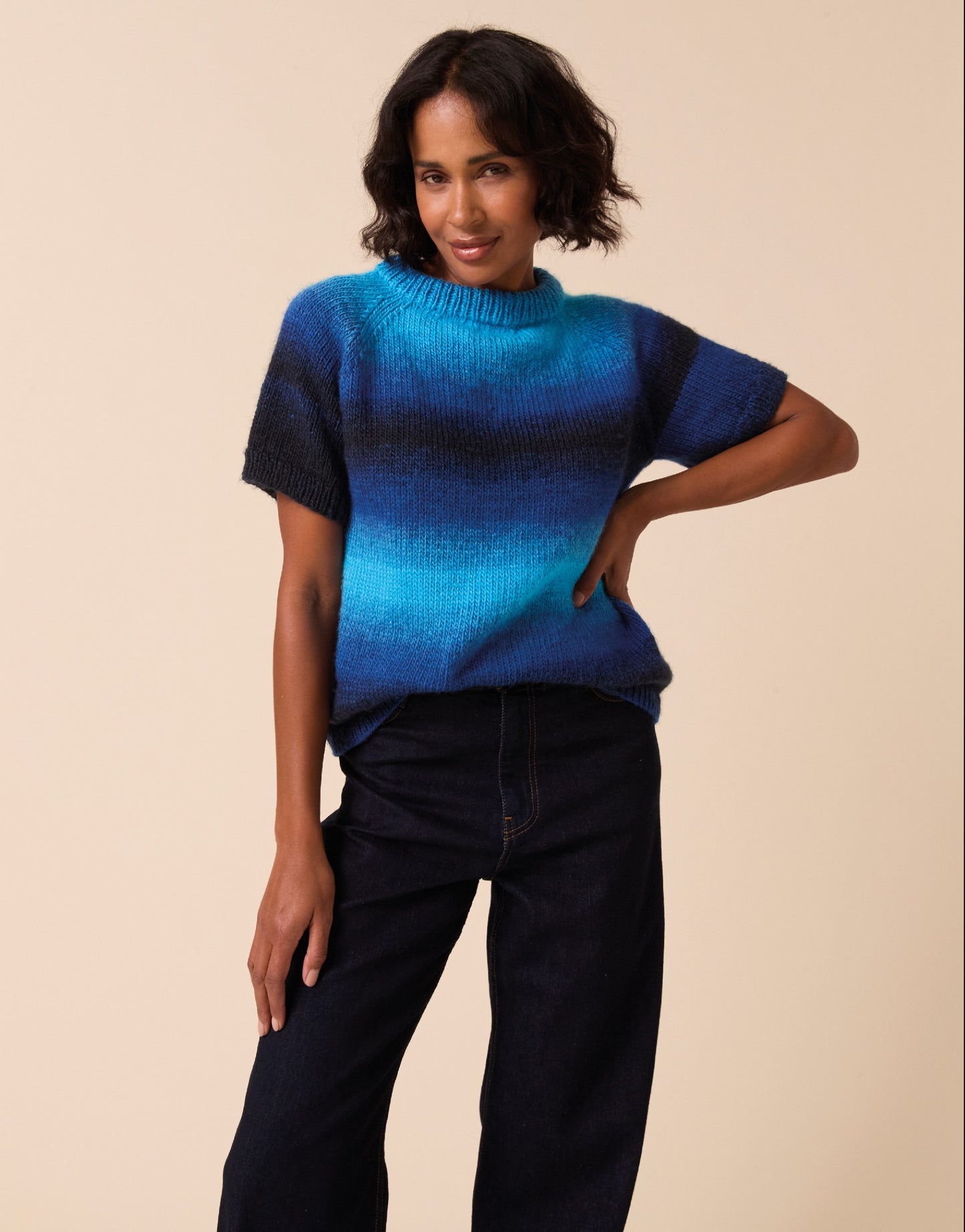 Knitting Pattern 10920 - Colour Go Round Sweater in Jewelspun Ombre Aran