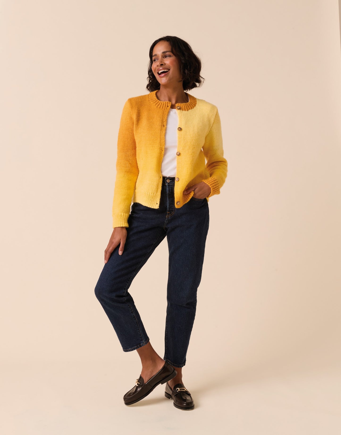 Knitting Pattern 10924 - Off-Set Ombre Cardigan in Jewelspun Ombre Aran