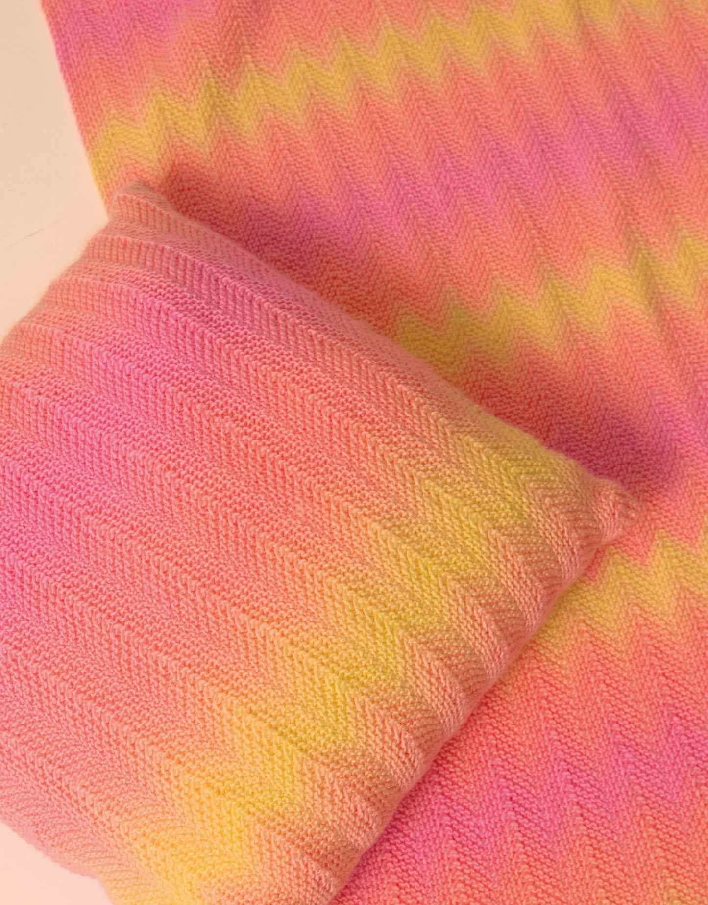Knitting Pattern 10929 - Rippling Colour Sofa Set in Jewelspun Ombre Aran