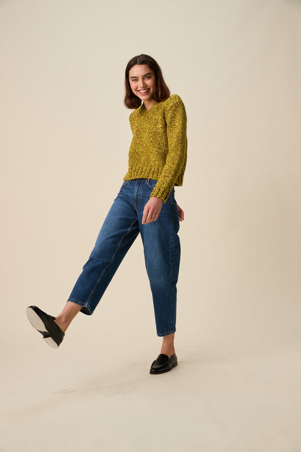 Knitting Pattern 10946 - Twist V Neck Sweater in Bonus Marl Chunky