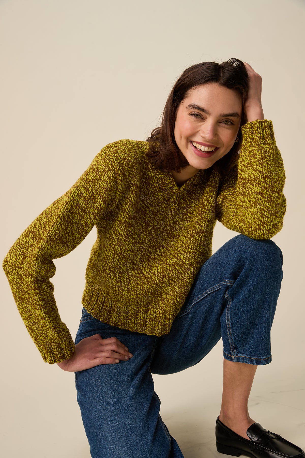 Knitting Pattern 10946 - Twist V Neck Sweater in Bonus Marl Chunky