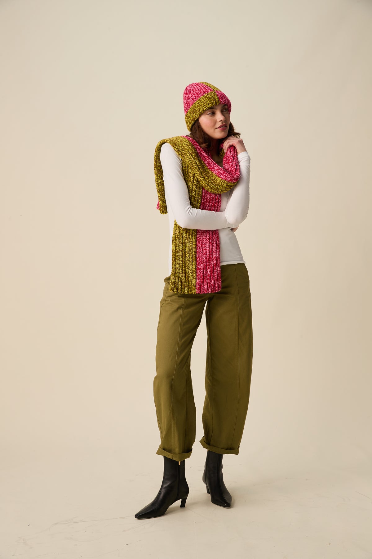 Knitting Pattern 10954 - Doubles Hat & Scarf Set in Bonus Marl Chunky